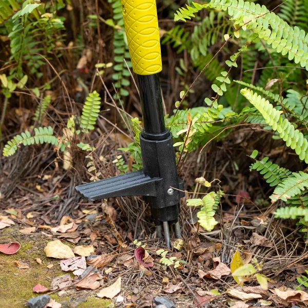 4 Claw Stand-Up Weed Puller Tool with Long Handle Durable Steel Head for Effortless Grass Removal Ergonomic Design - 图片 2
